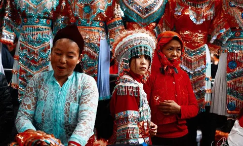 Đi chợ phiên Đồng Văn để tìm về miền ký ức...